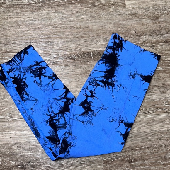 Colorful Women’s Leggings Set Size XL - Picture 3 of 4